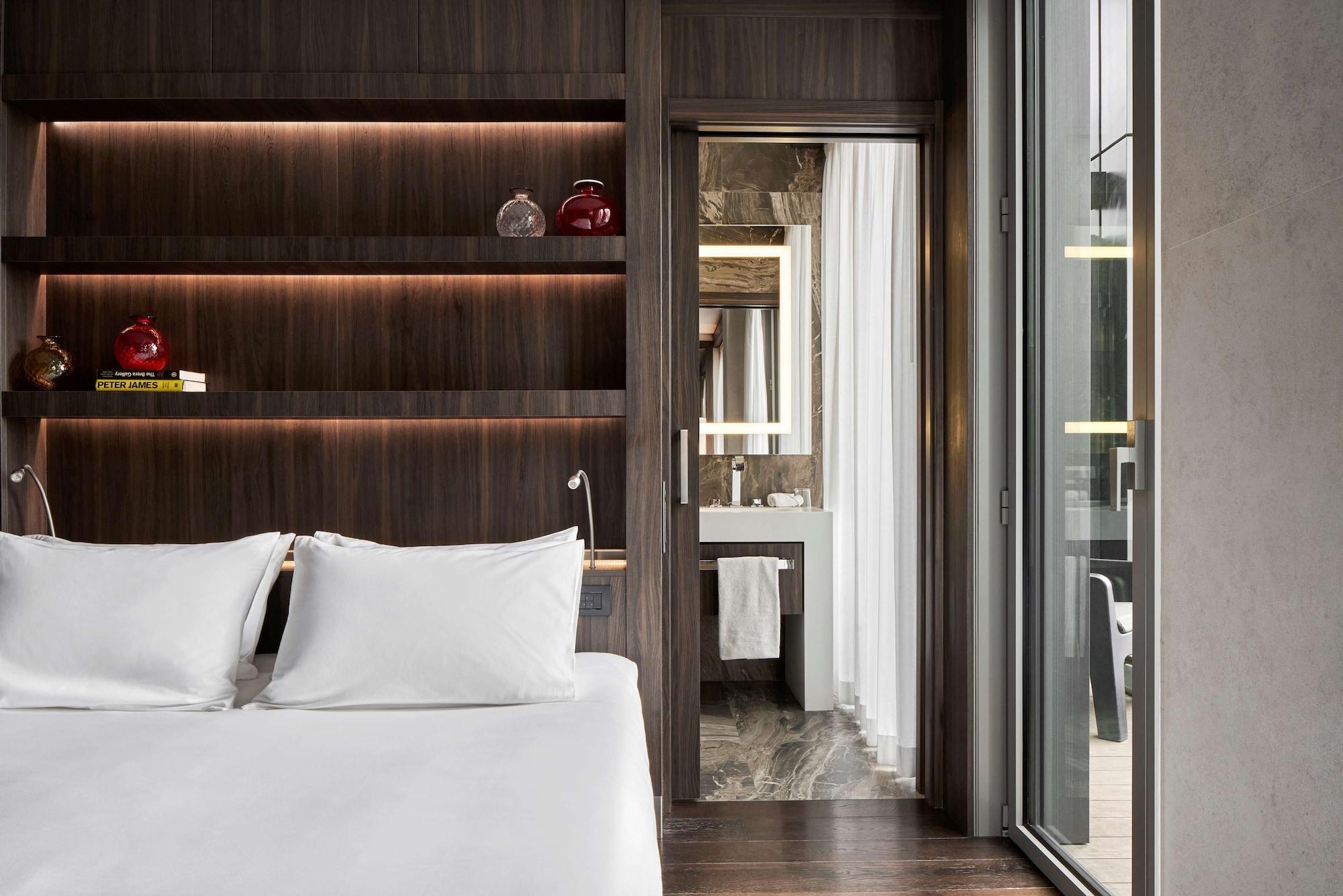 Hyatt Centric Milan Centrale Exterior photo