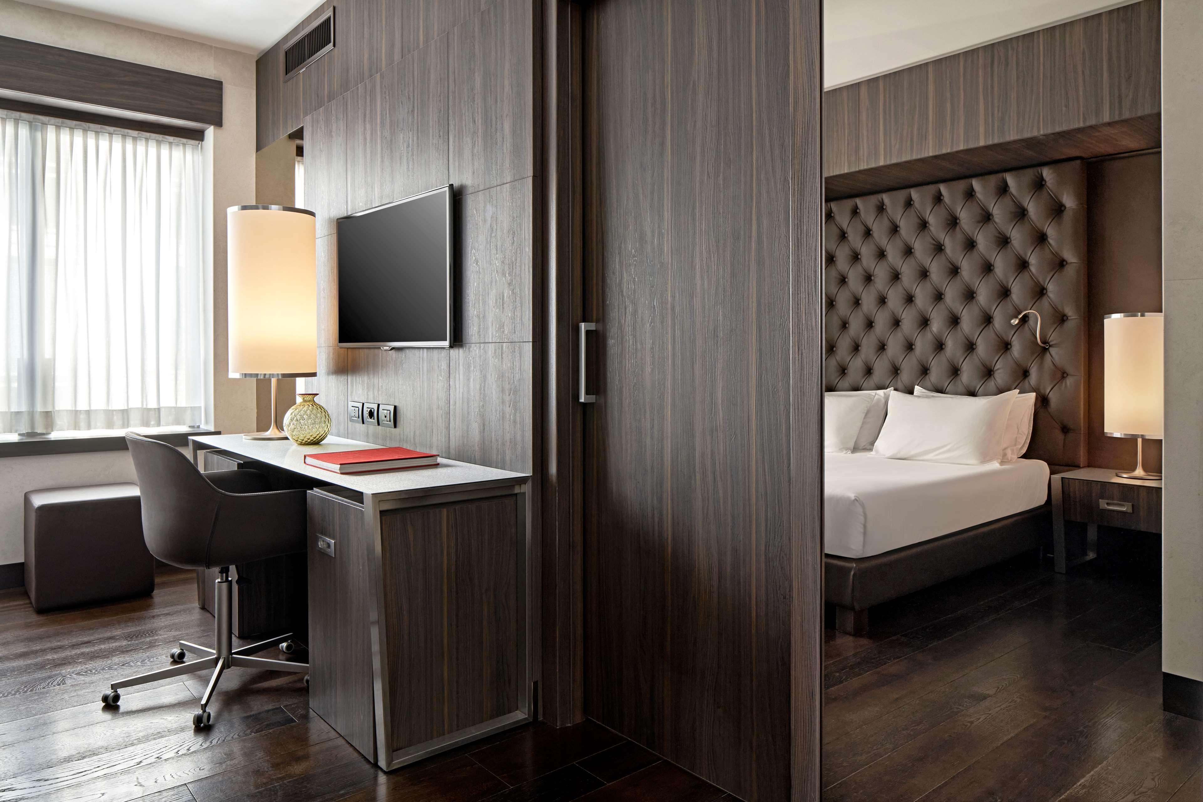 Hyatt Centric Milan Centrale Exterior photo