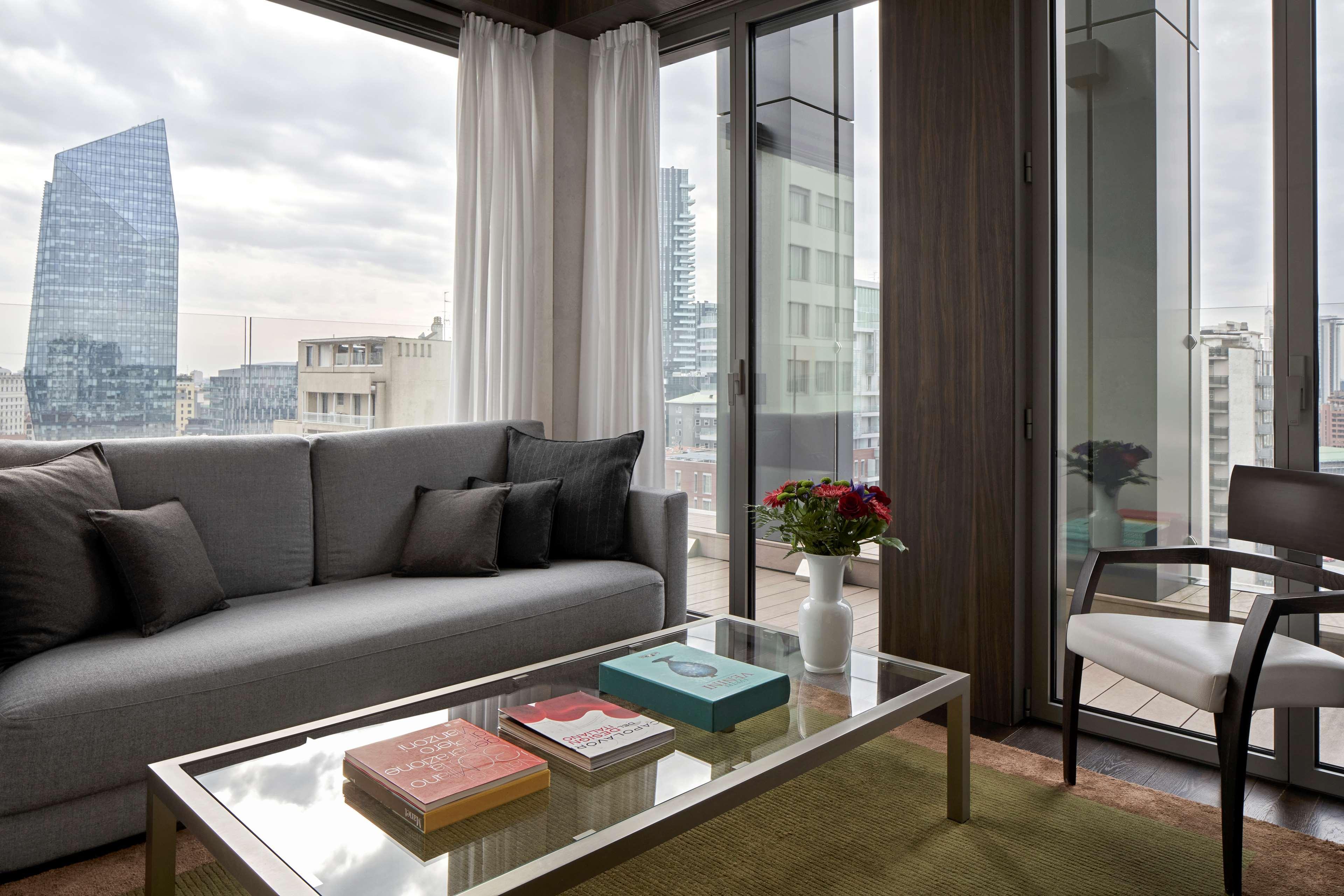 Hyatt Centric Milan Centrale Exterior photo