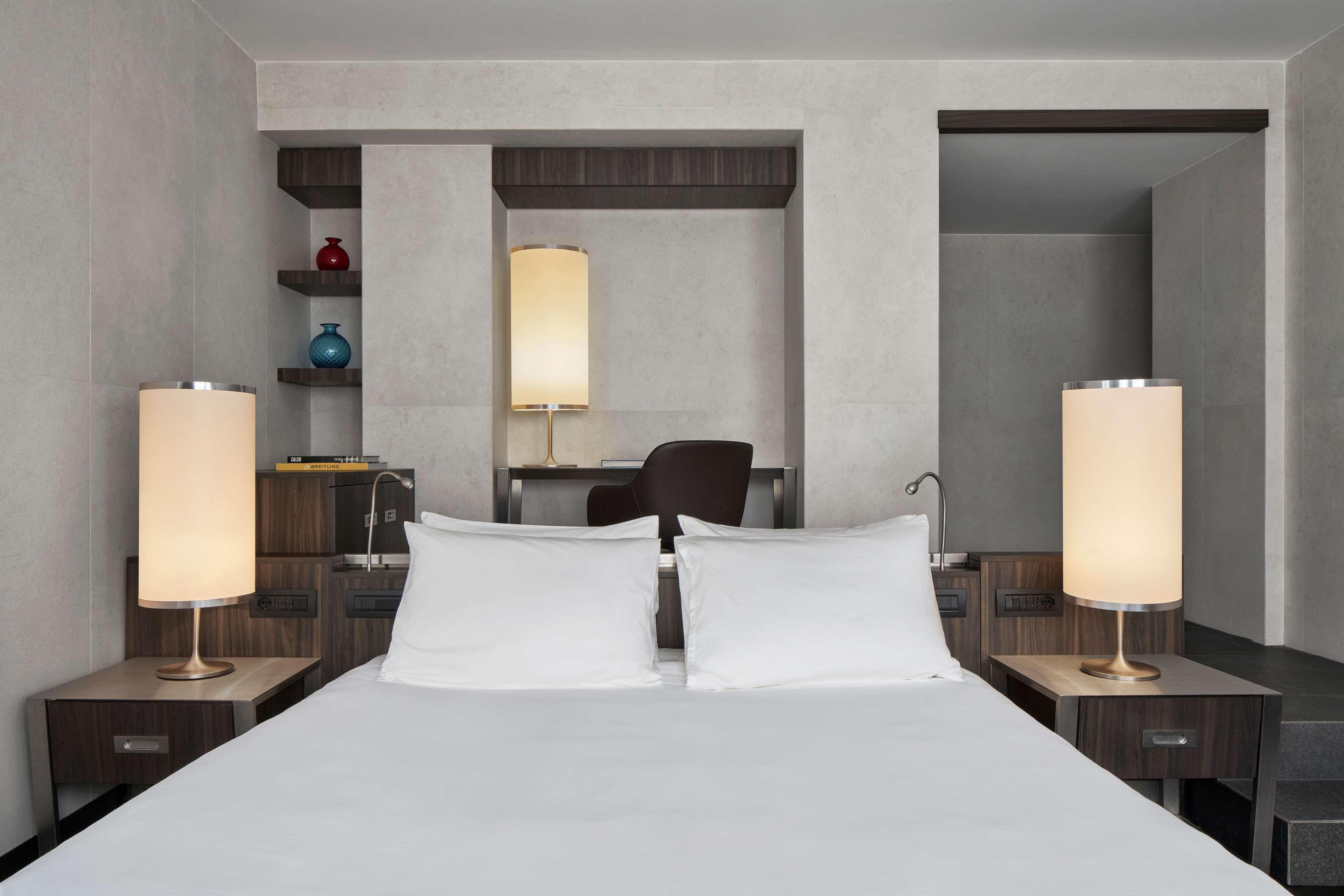 Hyatt Centric Milan Centrale Exterior photo