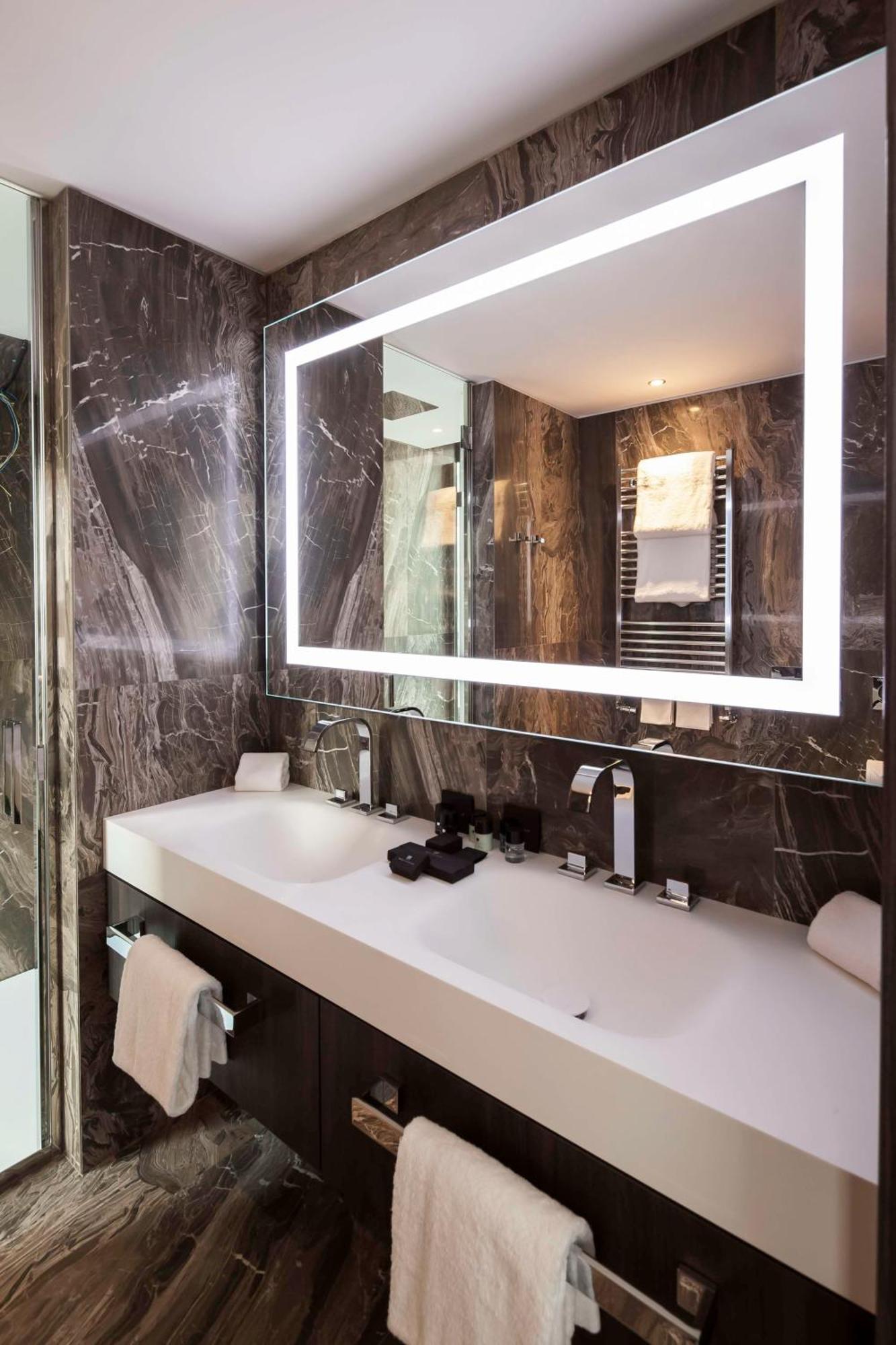 Hyatt Centric Milan Centrale Exterior photo