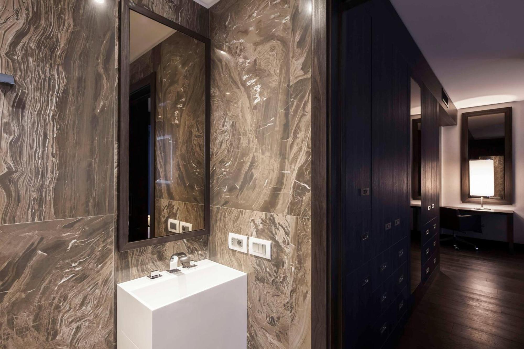 Hyatt Centric Milan Centrale Exterior photo