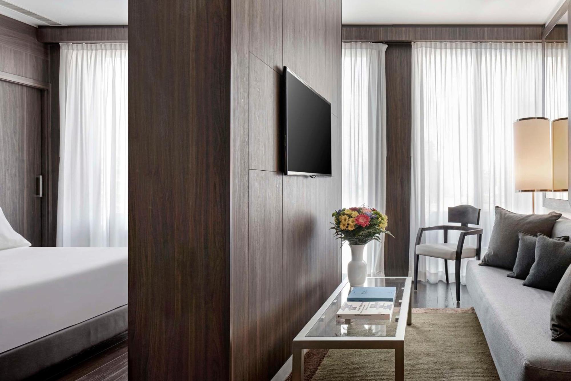 Hyatt Centric Milan Centrale Exterior photo