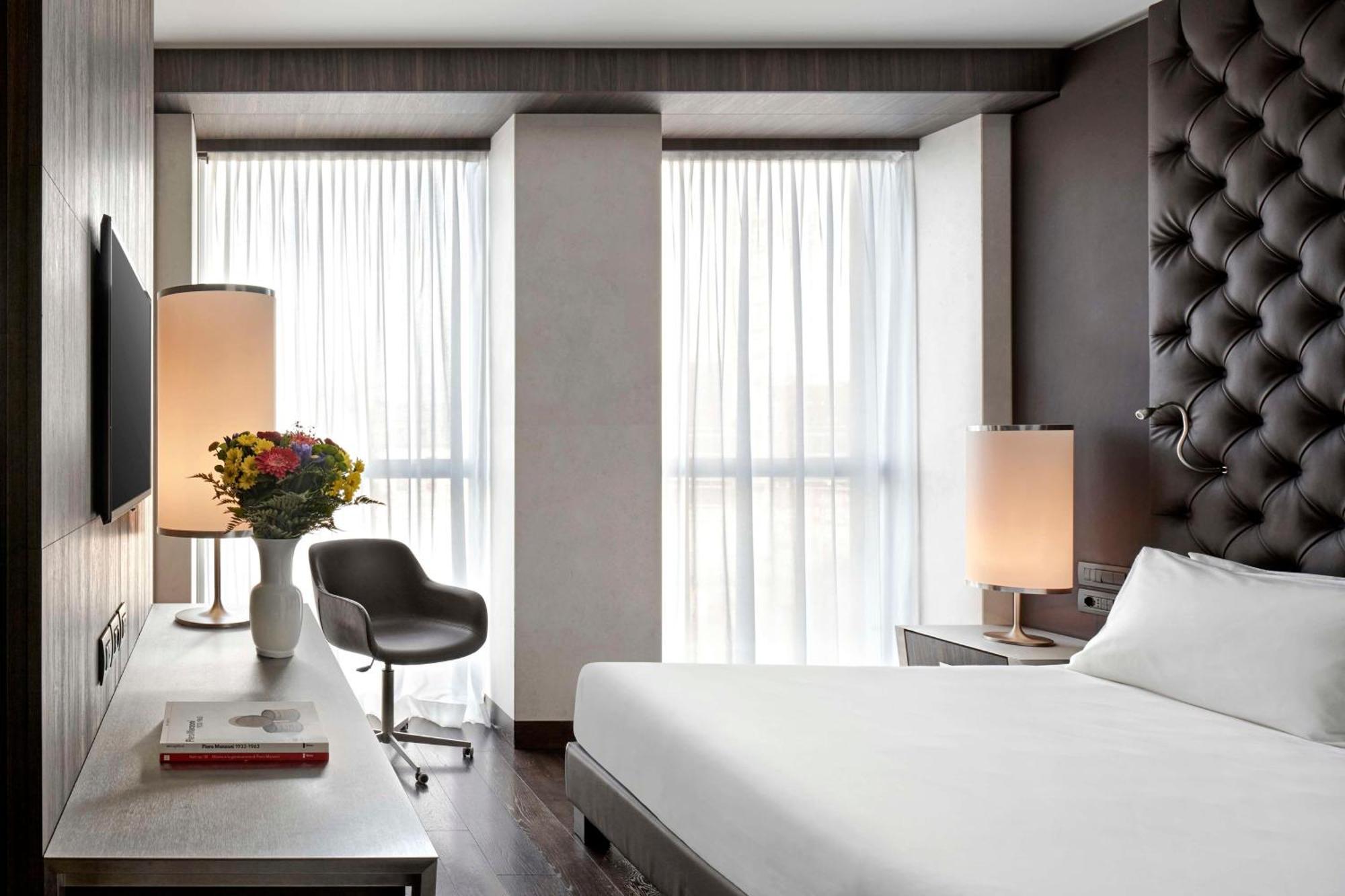 Hyatt Centric Milan Centrale Exterior photo